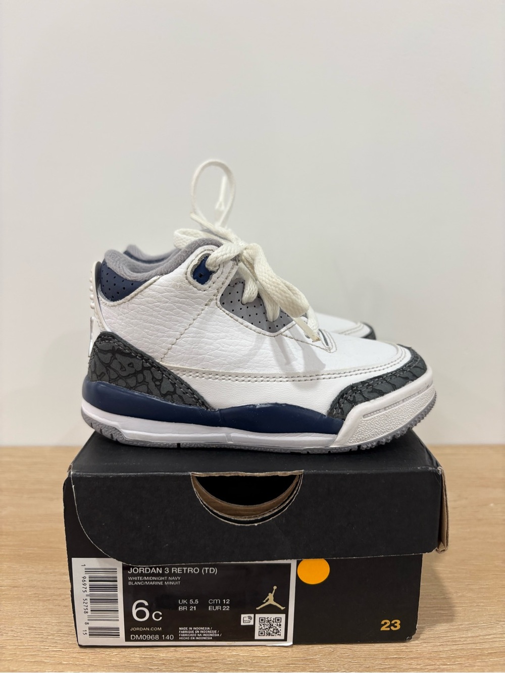 Toddler Air Jordan 3 size 6C